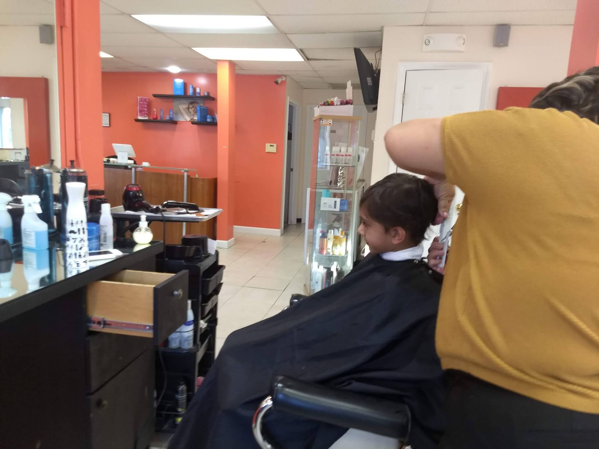 Ladis Beauty Salon gallery photo