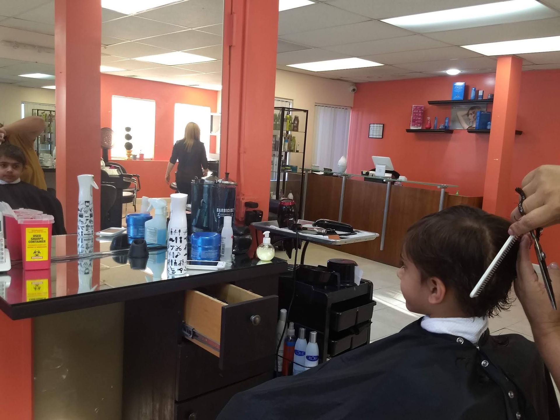 Ladis Beauty Salon gallery photo
