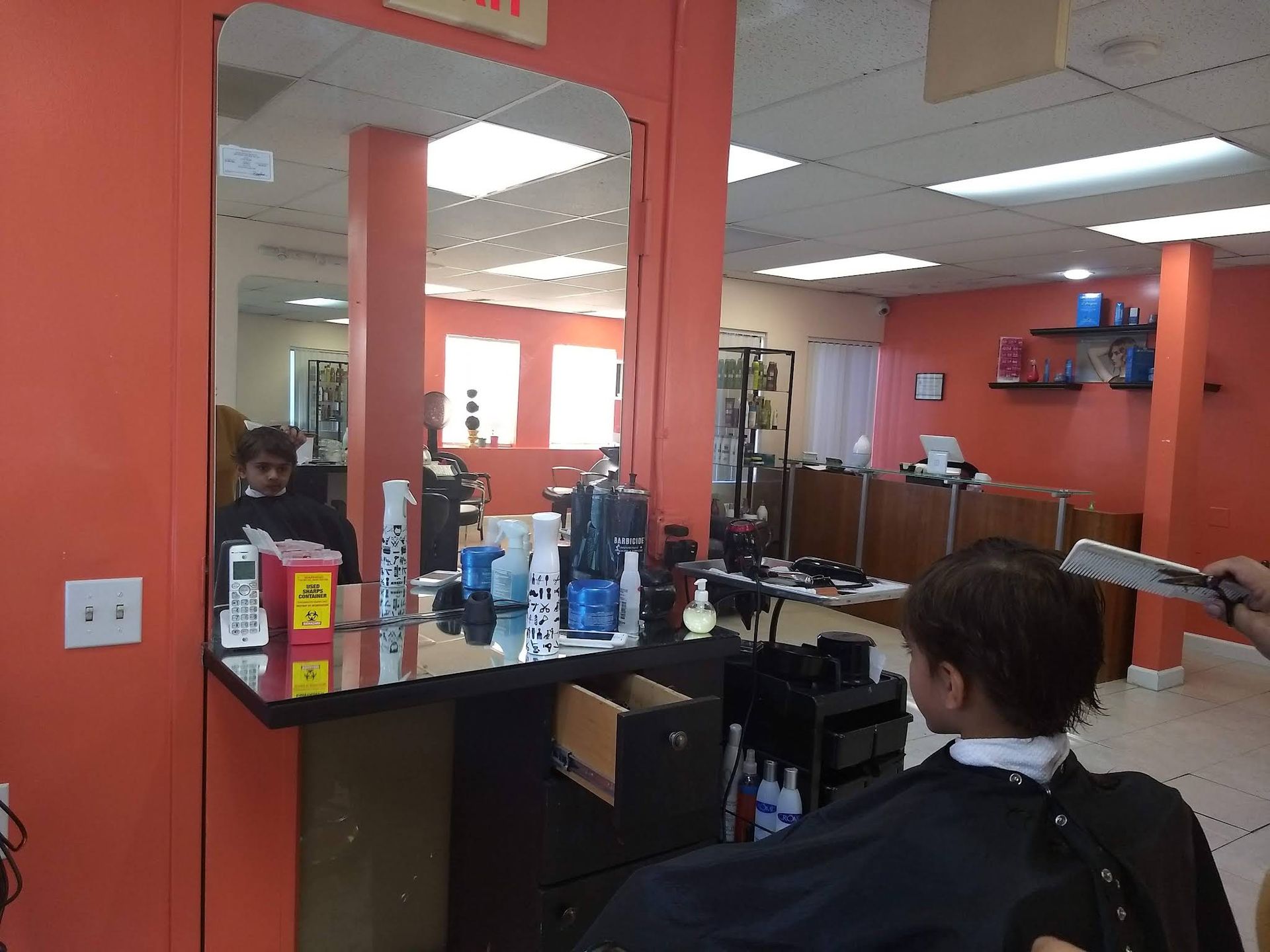Ladis Beauty Salon gallery photo